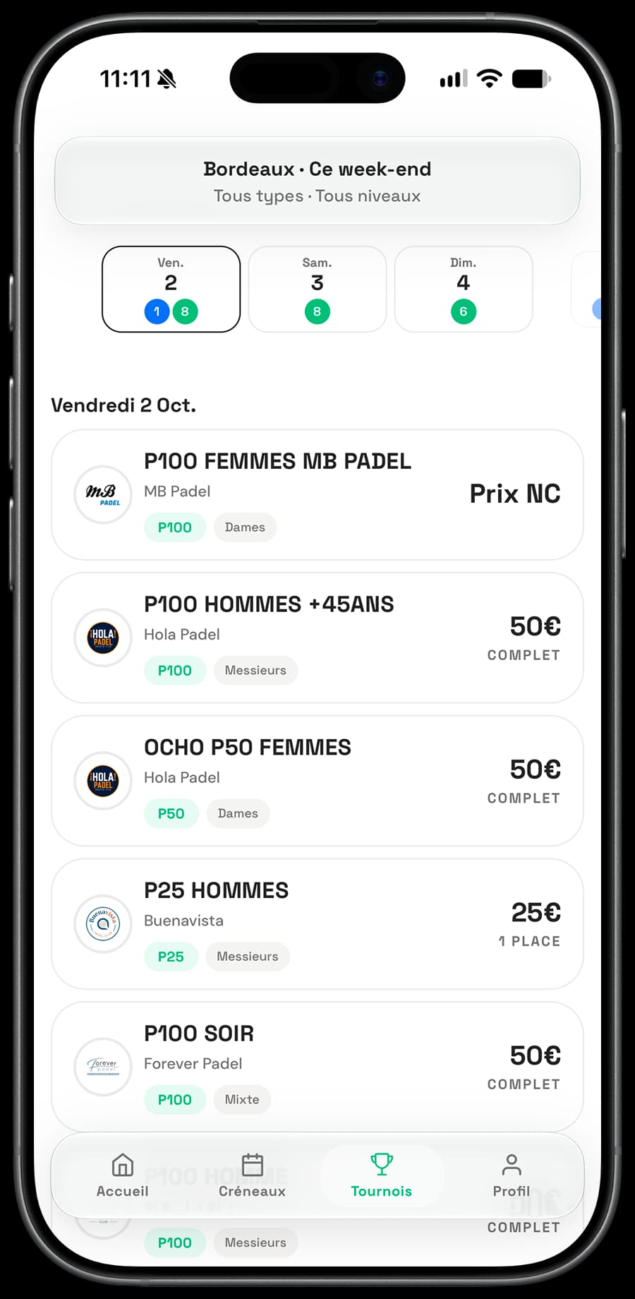 Tournois de padel dans l’application iPhone padelspot, avec les dates, catégories et places disponibles